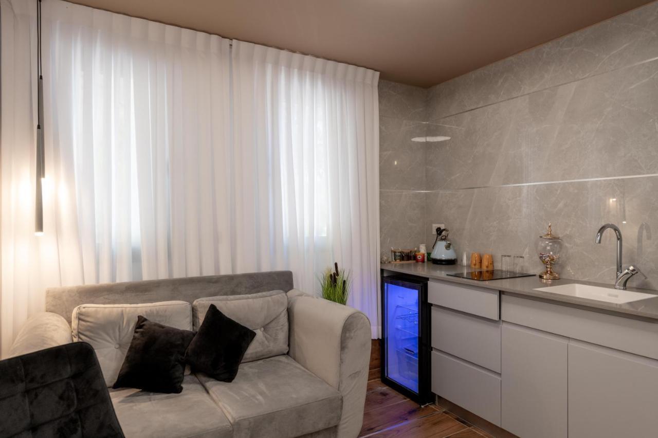 Colors Suites In Netanya Exterior photo